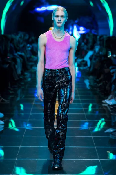 Look 30